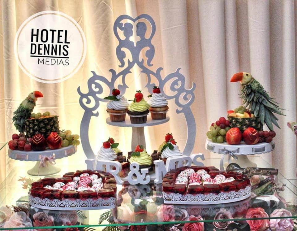 Hotel Dennis Medias Luaran gambar