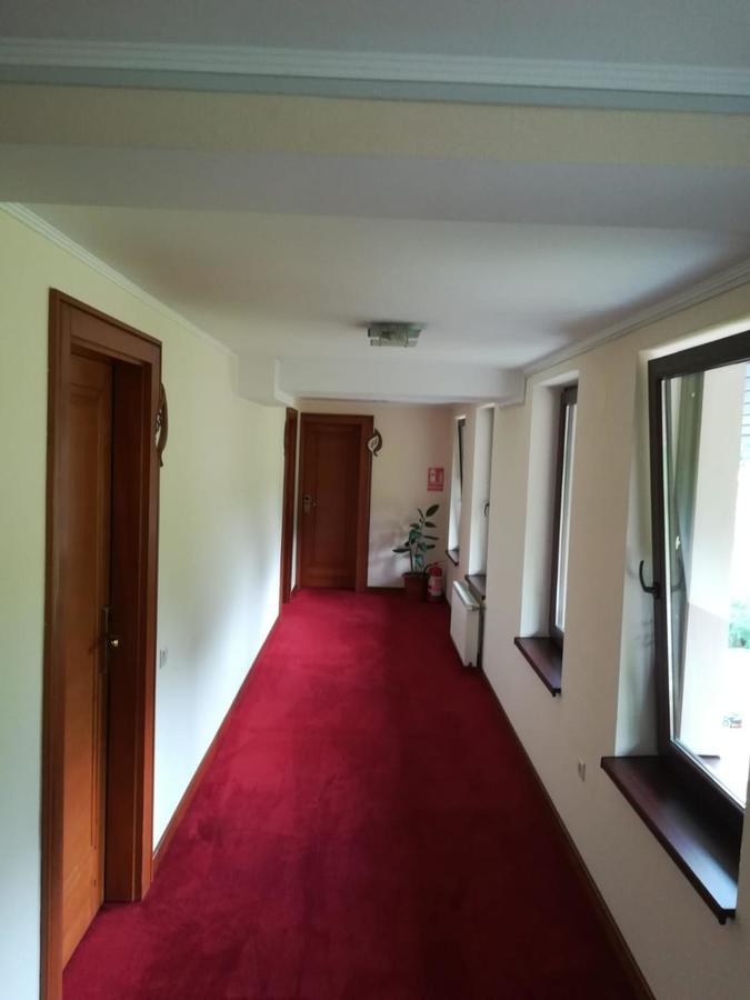 Hotel Dennis Medias Luaran gambar