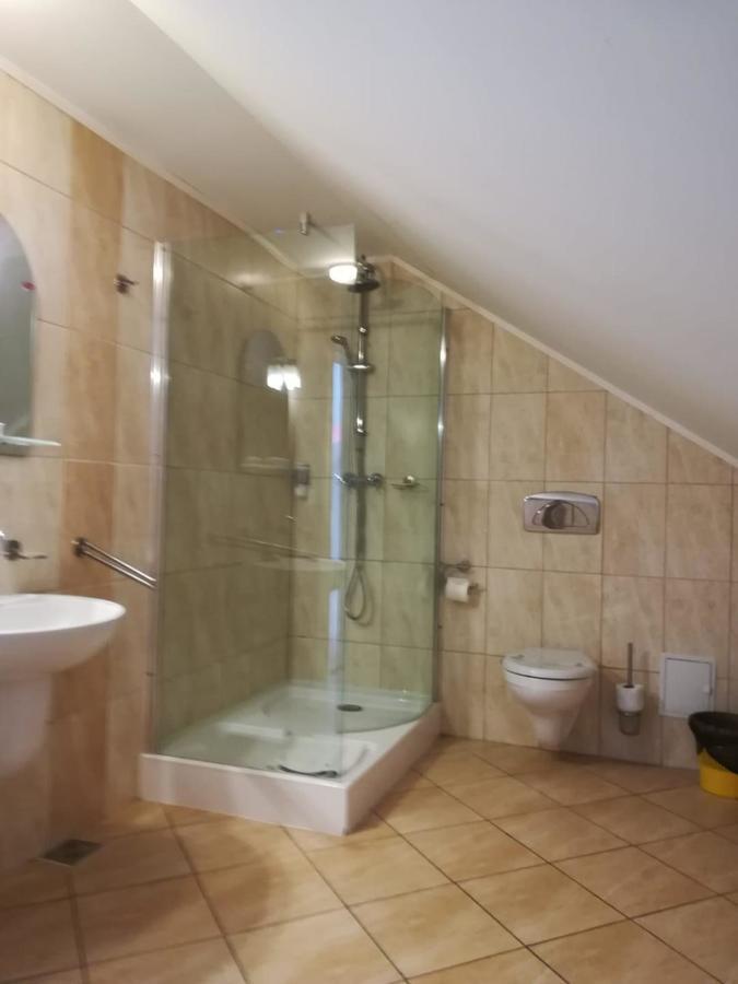 Hotel Dennis Medias Luaran gambar