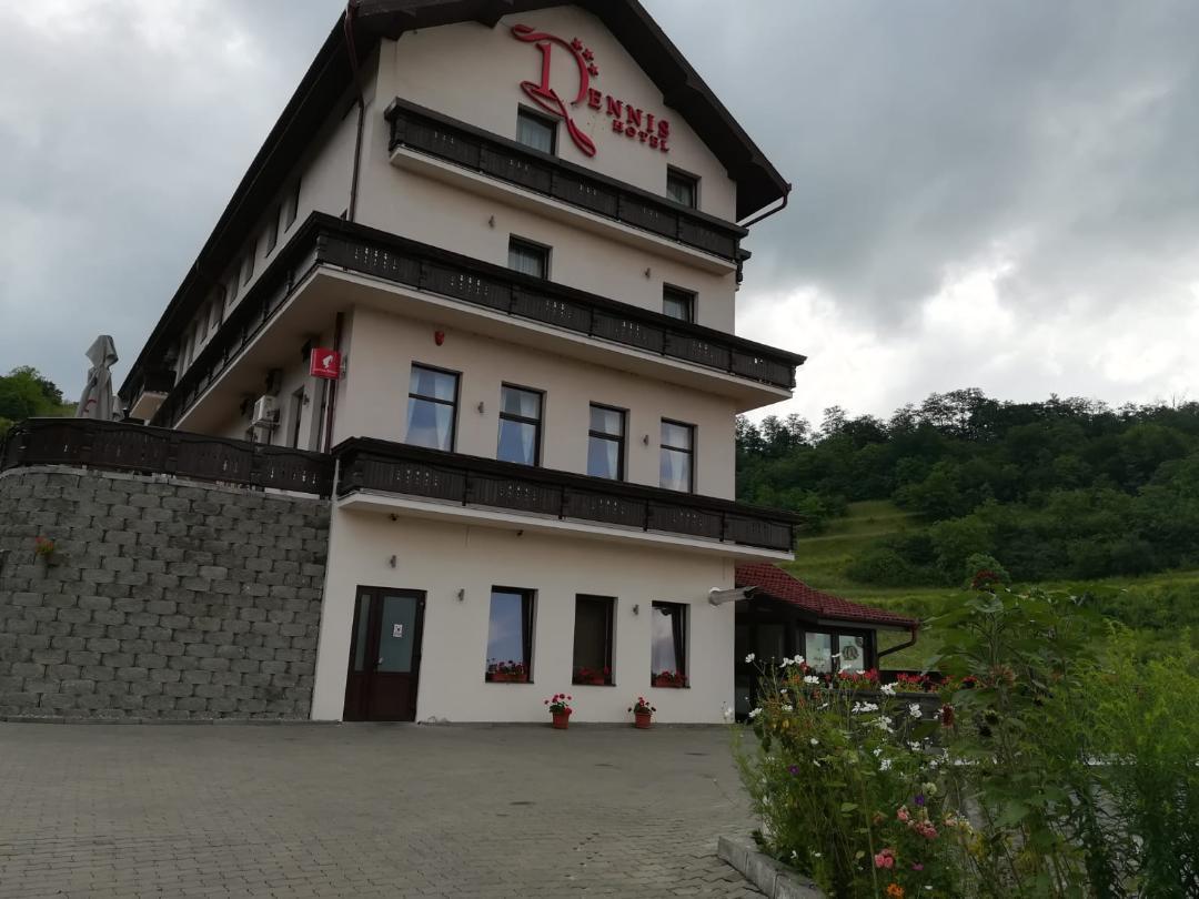 Hotel Dennis Medias Luaran gambar